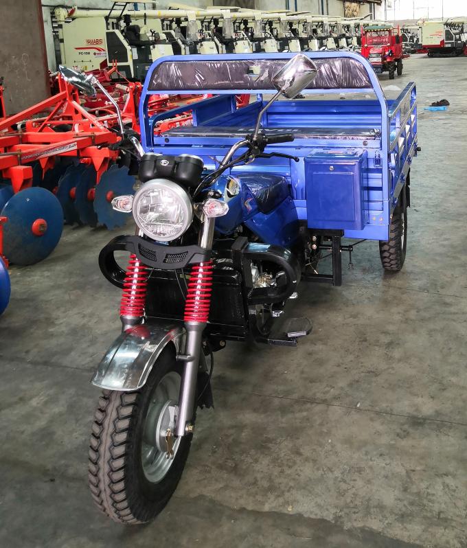 Water / Air Cooling Engine Motorized Cargo 250cc Tricycles Used In Rural Area 0